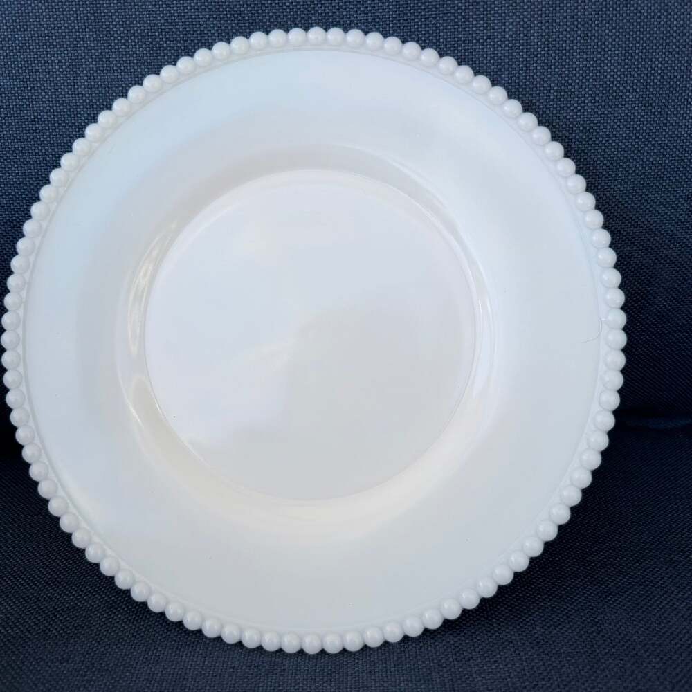 Vintage Westmoreland Beaded Edge Milk Glass Plate Salad Luncheon Dessert Wall